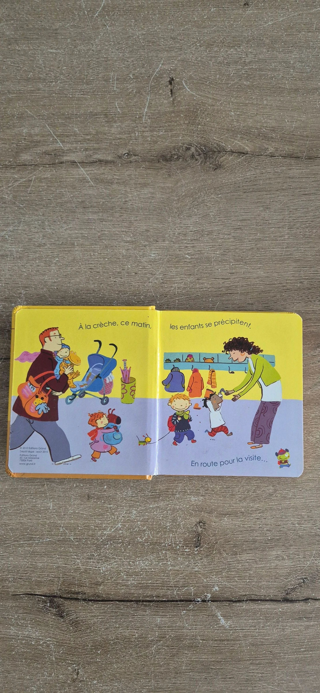 Livre imagier A la crèche  – photo 2